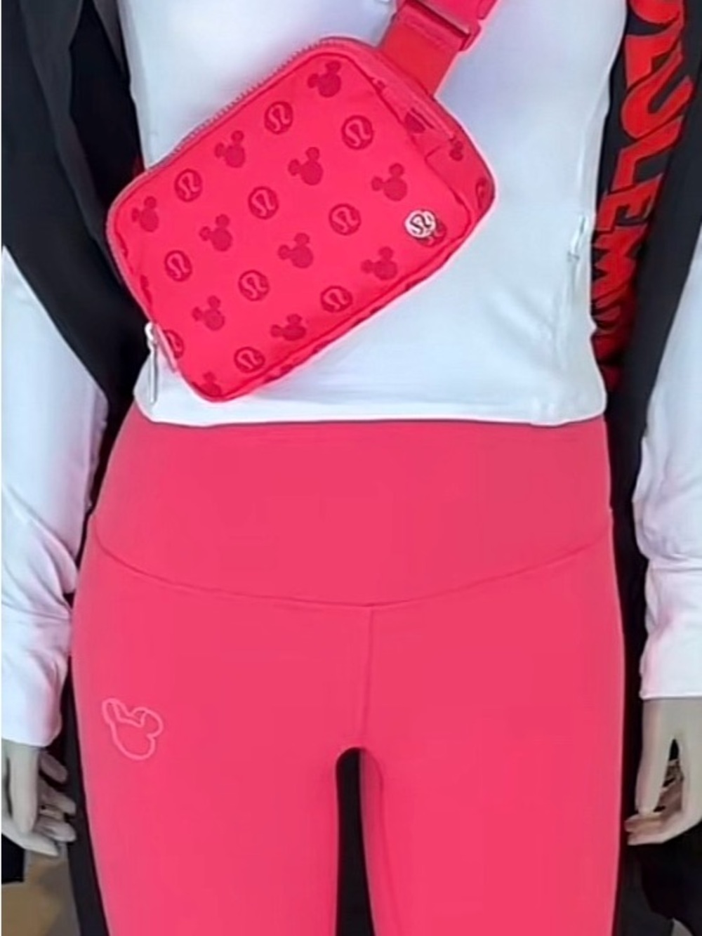 Lululemon x Disney Pink Athletic Set - Sports Bra & Leggings set size 6 - Picture 2 of 12